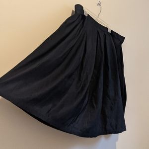 DRAMATIC Forever 21 skirt - new without tags